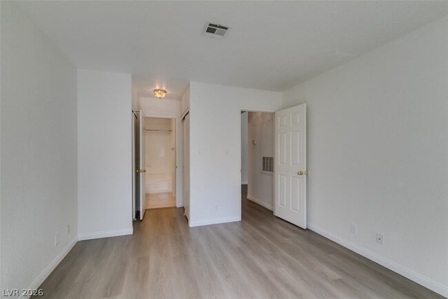 Building Photo - 5054 S Rainbow Blvd