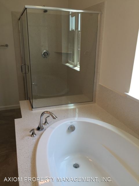 Building Photo - 3 br, 2.5 bath House - 2129 Pasqual Dr.