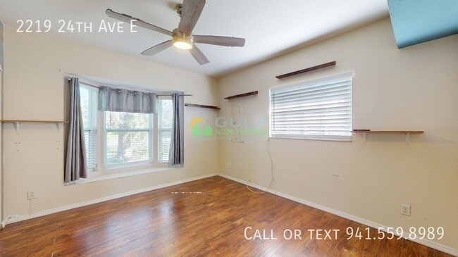 Building Photo - 2219 24th Ave E