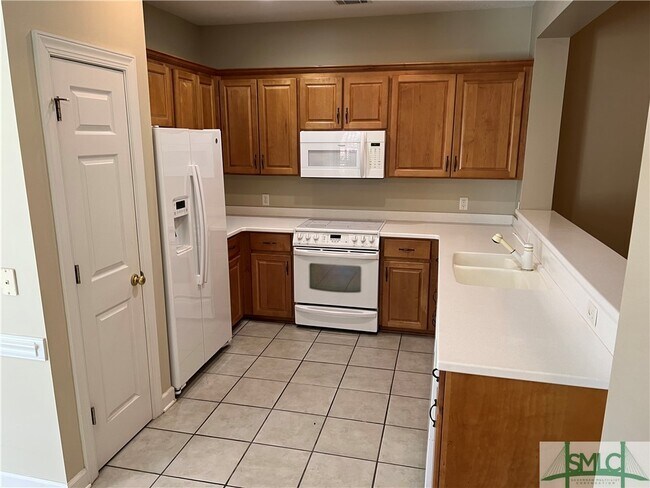 Building Photo - 10 Weatherby Cir
