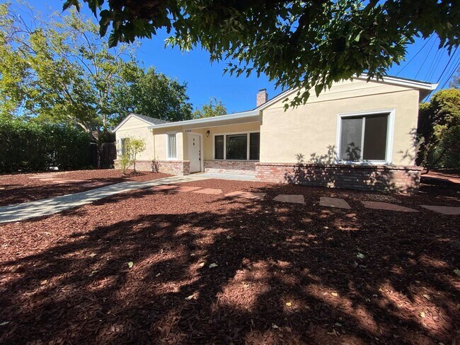 Primary Photo - Spacious West Menlo Park Home for Rent