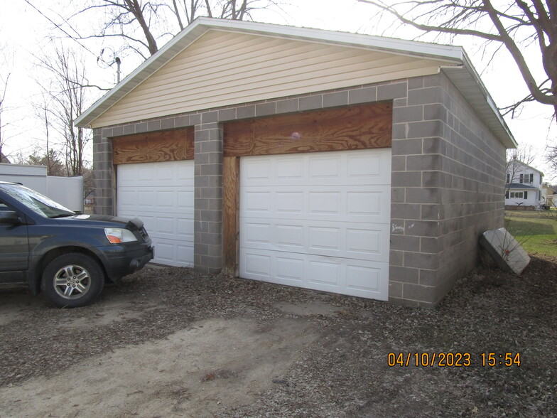 Garage - 309 S K St