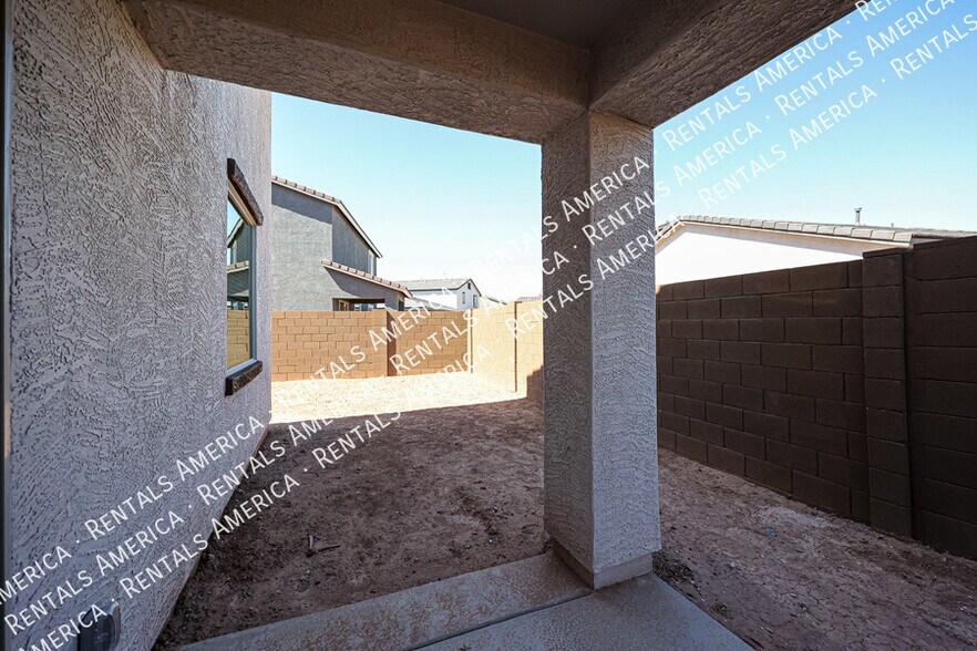 Building Photo - 9344 E Spiral Ave