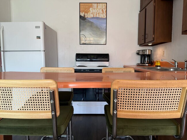 Building Photo - 157 W Holly Ridge Rd