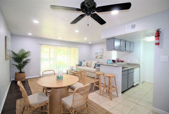 Interior Photo - The Crossings