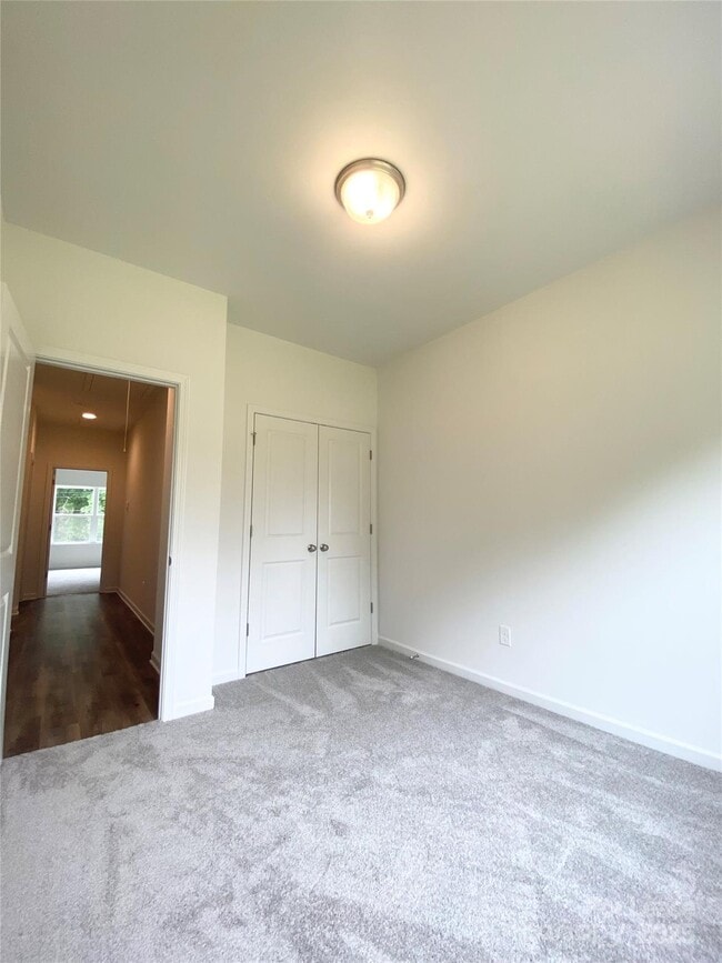 Building Photo - 6305 Lake Dr