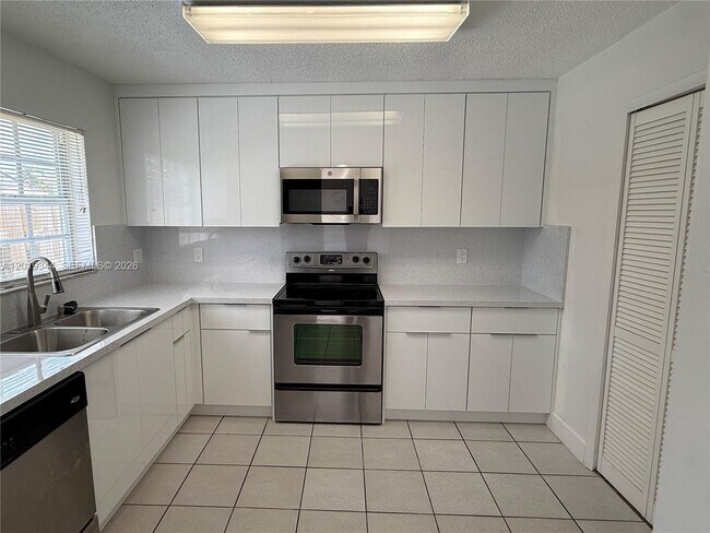 Building Photo - 13495 SW 62nd St