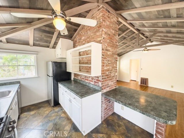 Building Photo - 531 Monterey Dr