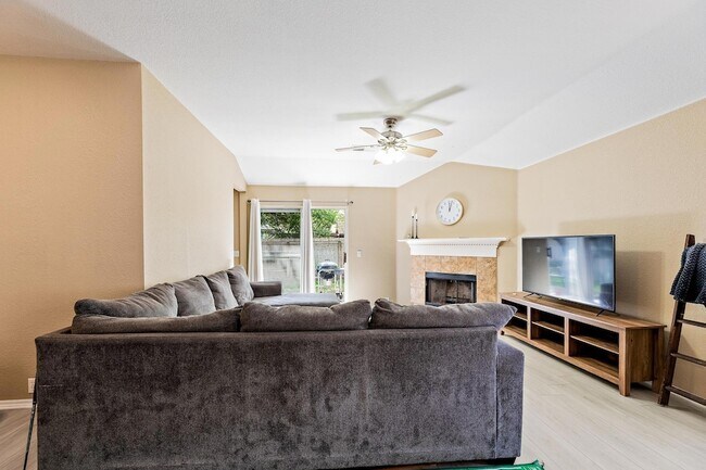 Building Photo - 1206 Parker Pl