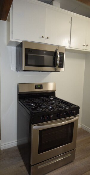 Building Photo - 6125 Whitsett Ave