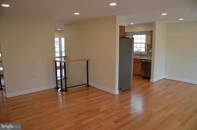 Building Photo - 9012 Paddock Ln