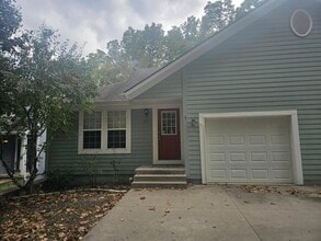 Building Photo - 227 Elm St