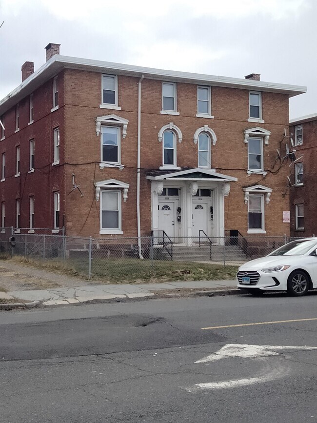 Building Photo - 470 Wethersfield Ave