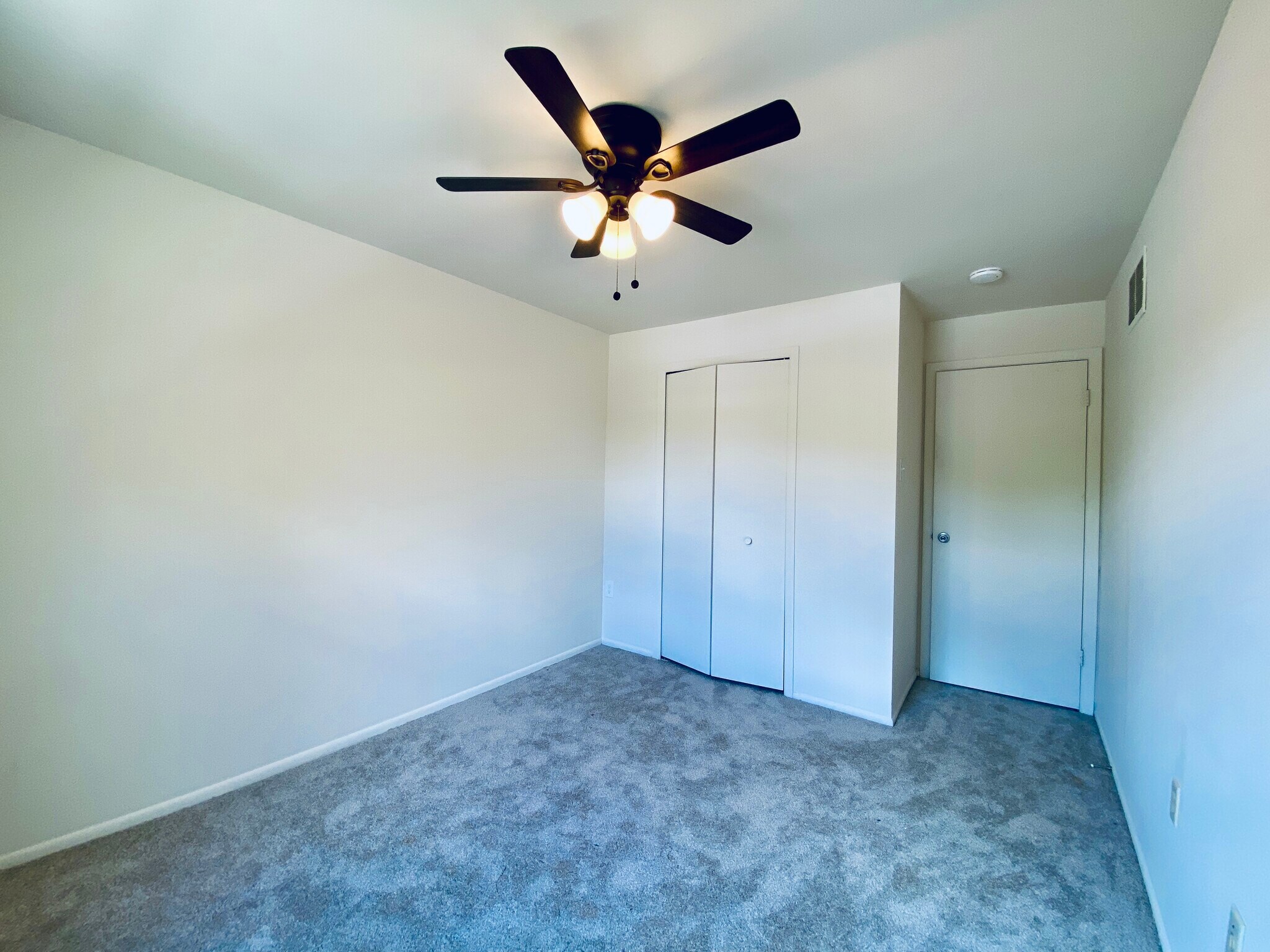 Building Photo - 10690 High Beam Ct