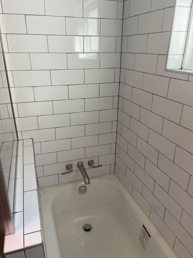 Building Photo - Charming Total Renovation!