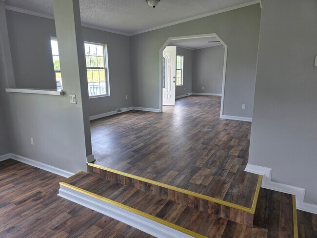 Building Photo - 1527 Haymount Rd