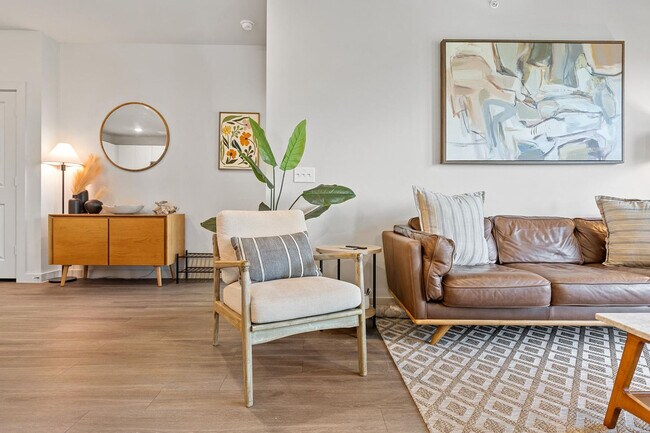 Building Photo - 5820 1/2 Cameron Road-SI FL3-ID1303393P