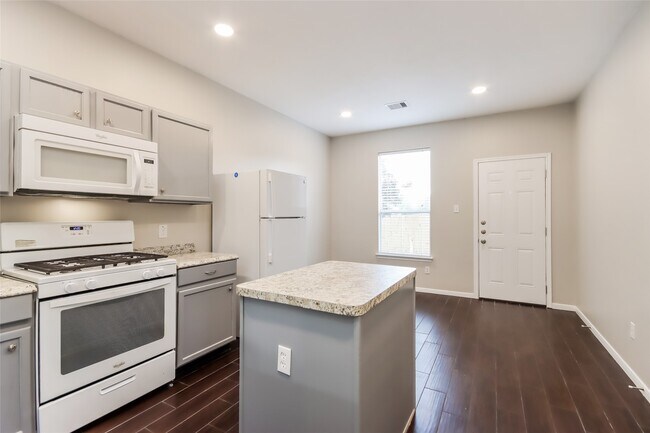 Building Photo - 22034 Willow Downs Dr
