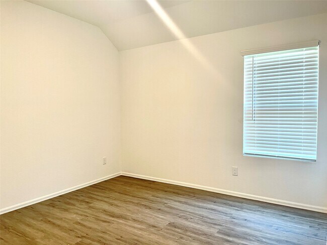 Building Photo - 5011 Viridian Forrest Dr