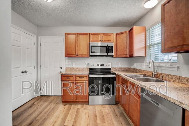 Building Photo - 1300 Poplar Ridge Rd