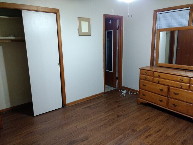 Building Photo - 212 W Charlotte St