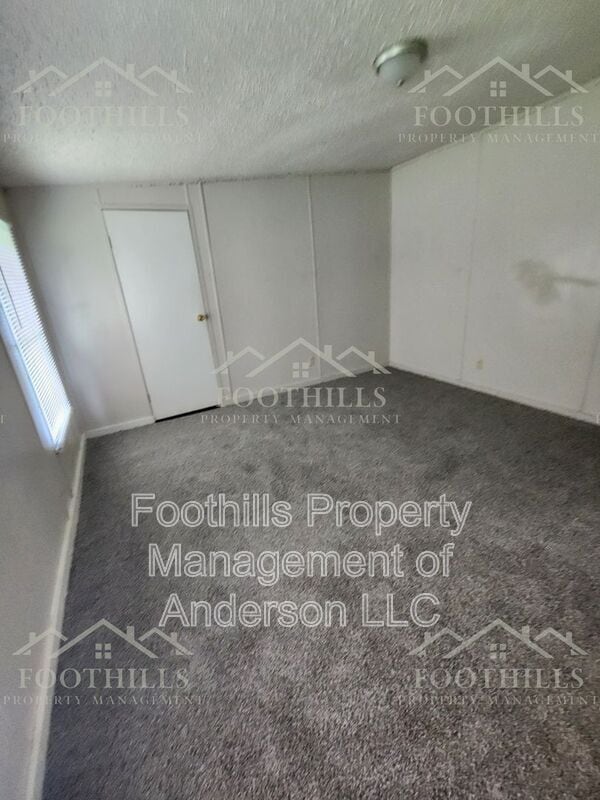 Building Photo - 104 Hickory Forest Dr
