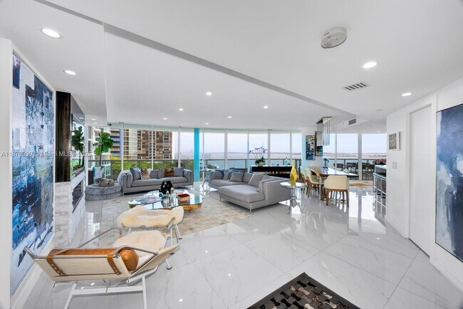 Building Photo - 2127 Brickell Ave
