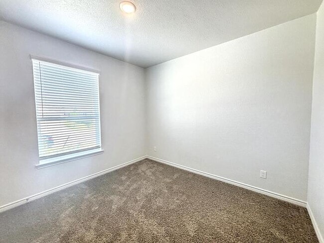 Building Photo - 725 Freedom Cir