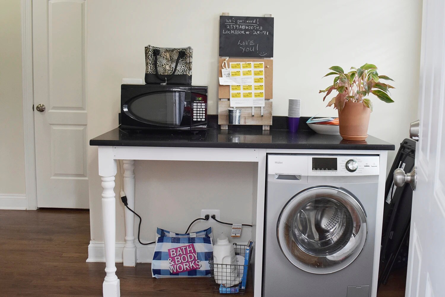 Building Photo - 3829 N Greenview Ave