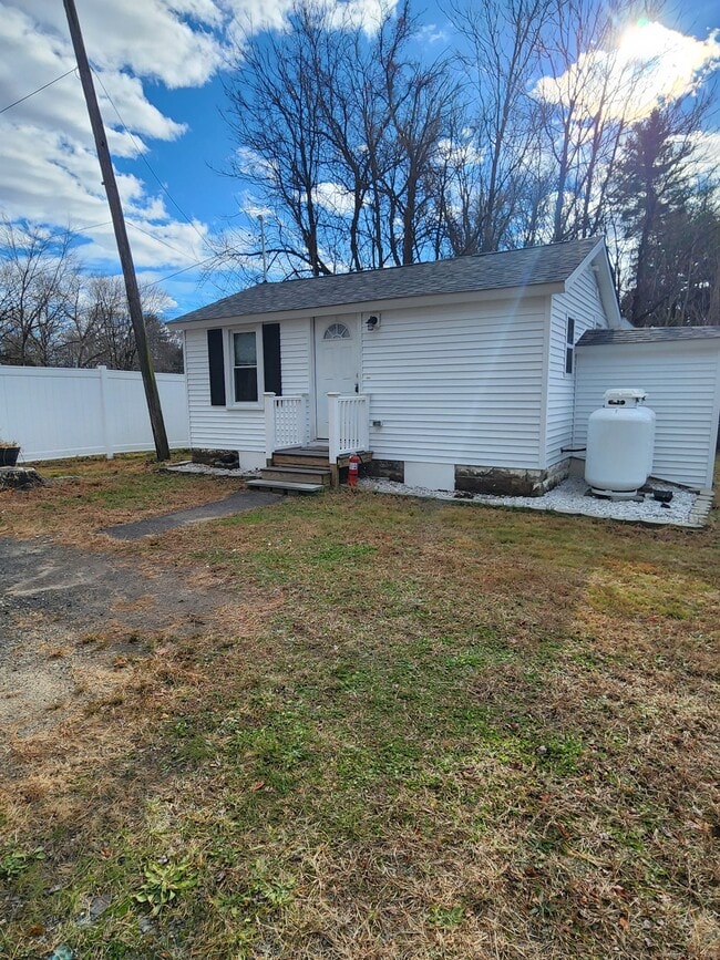 Building Photo - 615 Marion Ave