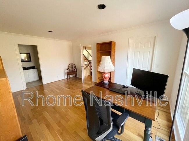 Building Photo - 401 Bowling Ave