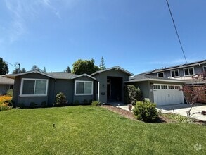 Building Photo - Beautiful 3 Bed 2.5 Bath Home in the Prune...