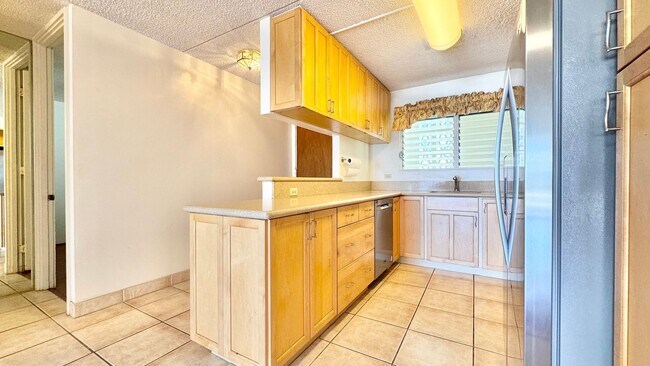 Building Photo - CONVENIENTY LOCATED AND SPACIOUS 2BD/2BA C...