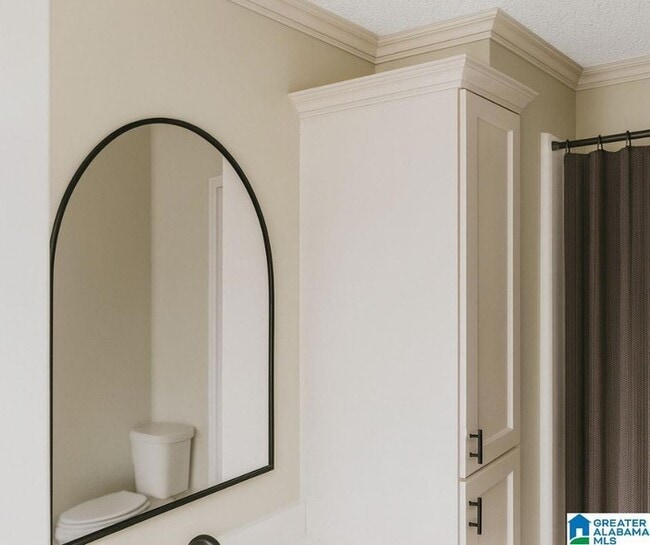 Building Photo - 2005 Barry St