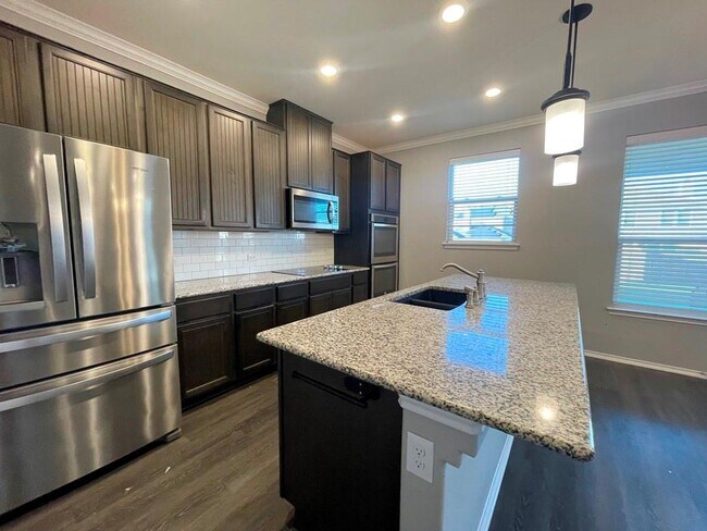 Building Photo - 16612 Brogan Ln