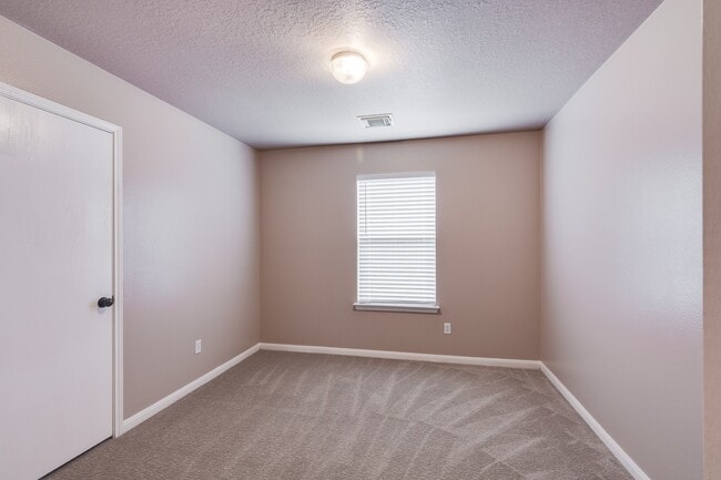 Building Photo - 17006 Marlin Spike Way