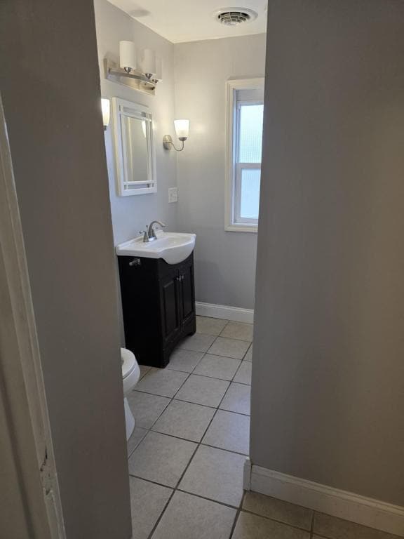 Building Photo - 128 Miller St