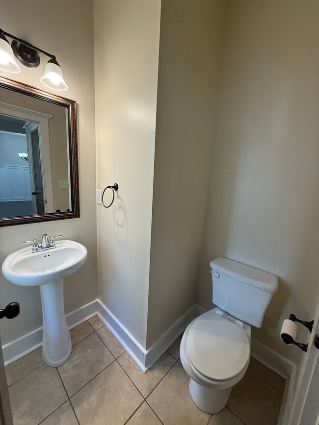 Building Photo - For Rent – 3 Bedroom, 2.5 Bath Home near M...