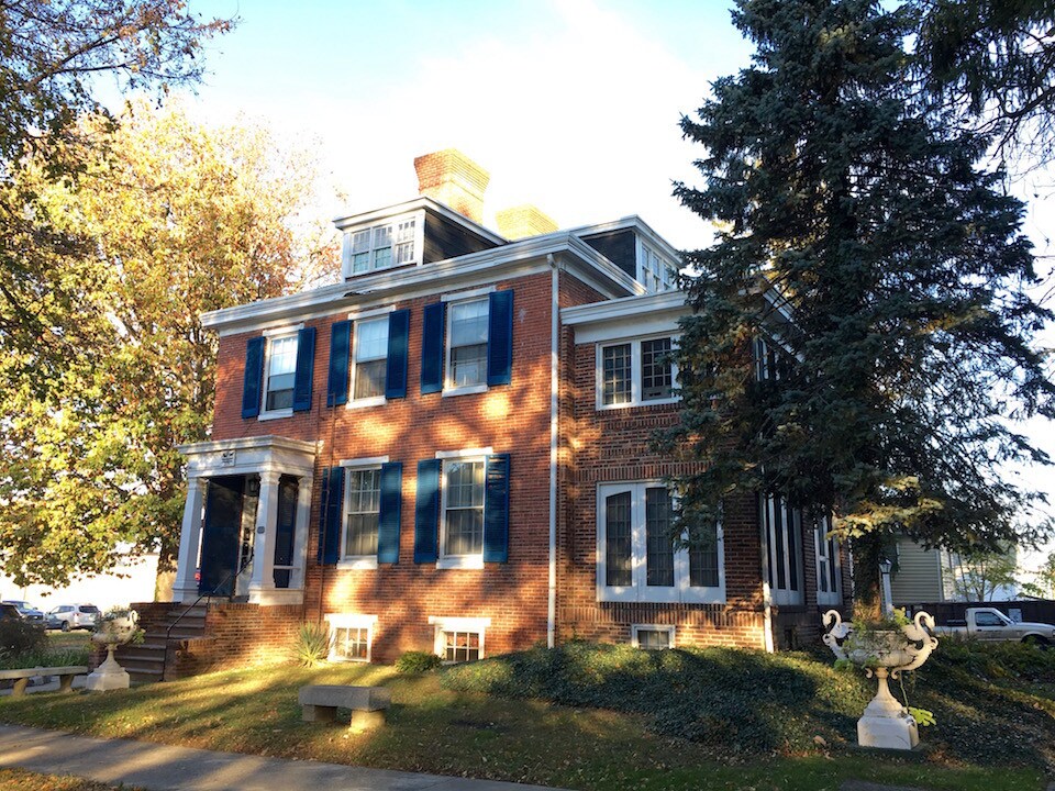 Building Photo - 229 N Union Ave