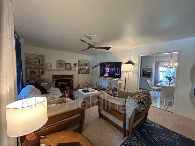 Building Photo - 418 Eastwood Dr