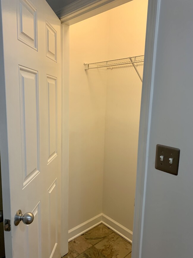 Closet - 2442 W Harrison St