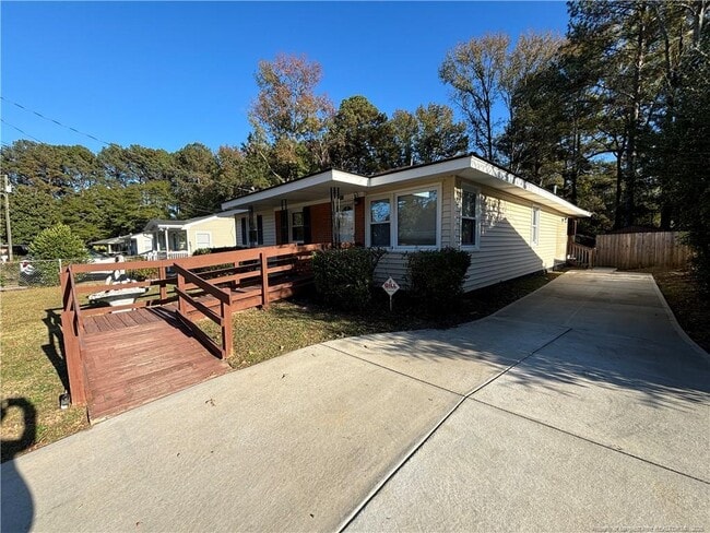 Building Photo - 931 Fleetwood Dr