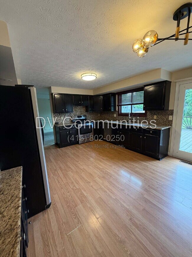 Building Photo - 32467 S Roundhead Dr