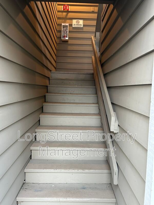 Building Photo - 11380 SW Greenburg Rd