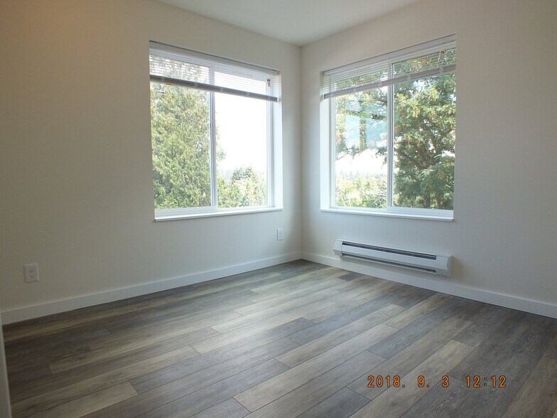 Building Photo - 12544 15th Ave NE