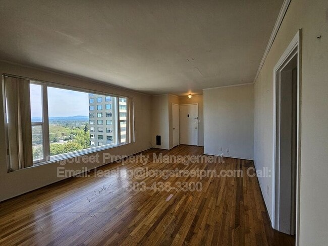 Building Photo - 772 SW Broadway Dr