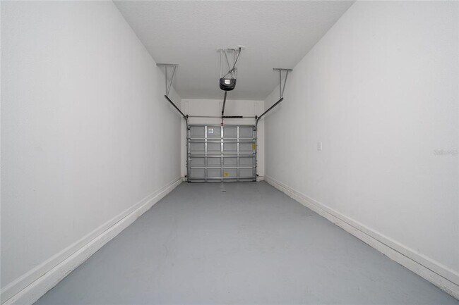 Building Photo - 7532 Stone Crk Trl