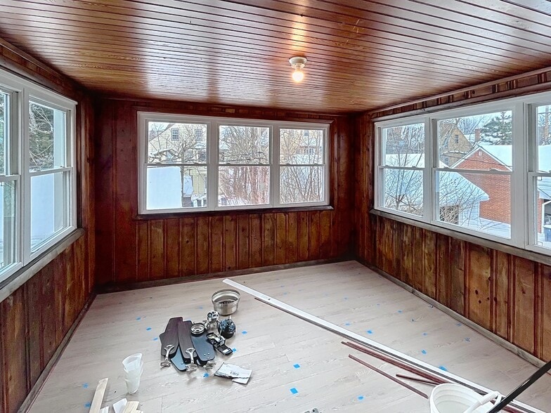 Building Photo - 18411 Chagrin Blvd