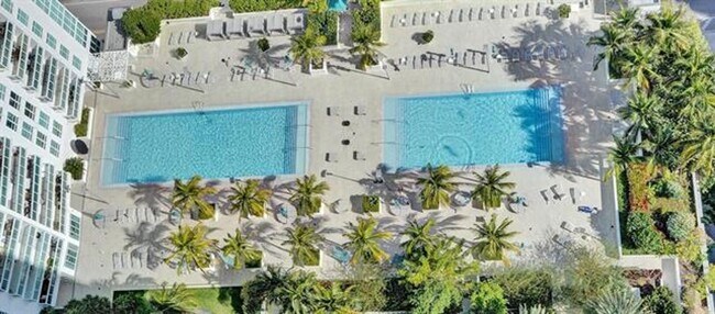Building Photo - 951 Brickell Ave
