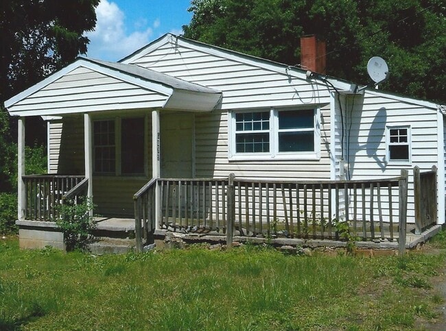 Building Photo - 5075 Scenic Dr